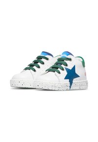 Sneakers in pelle bianca con lacci verdi, dettagli blu e un grande design a stella blu. Suola in gomma con texture punteggiata per una migliore aderenza.