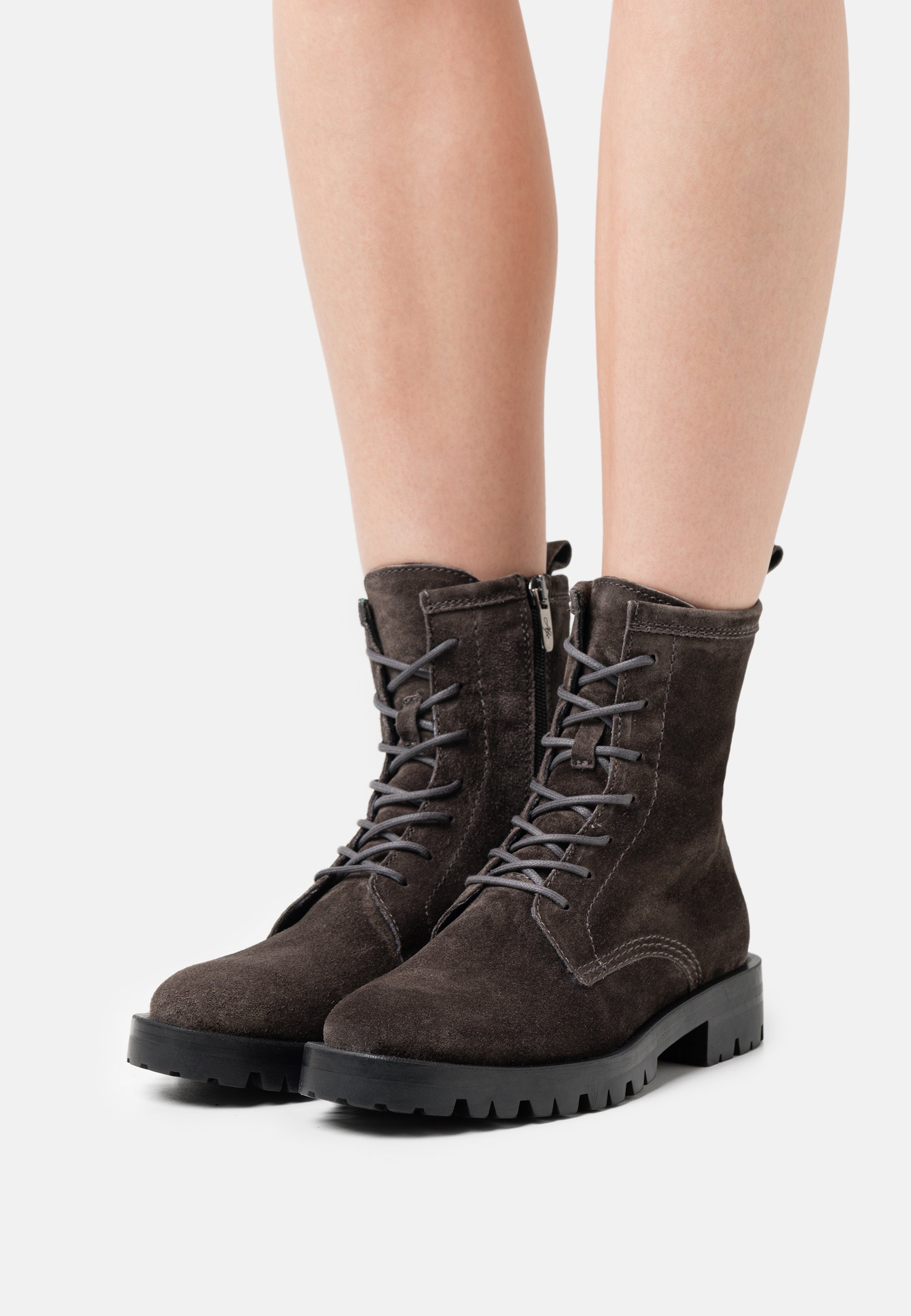 Alpe MILITARE - Botines con cordones - iman/negro - Zalando.es