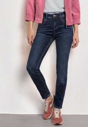 Street One, MID-WAIST SLIM-LEG JEANS IN A CASUAL FIT - Jean slim - dark blue clean washed