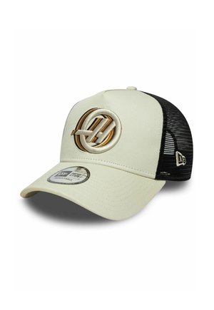 Cremeweiße Vorderkappe mit schwarzem Mesh-Rücken, vorne mit einem runden, gestickten Logo in Beige, Braun und Weiß, verstellbarer Riemen.