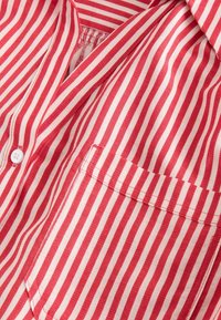 SHORT SLEEVE - Nööpidega pluus - red white stripe