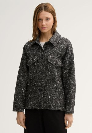 MIT BRUSTTASCHEN - Vesta na kopčanje - salt and pepper boucle