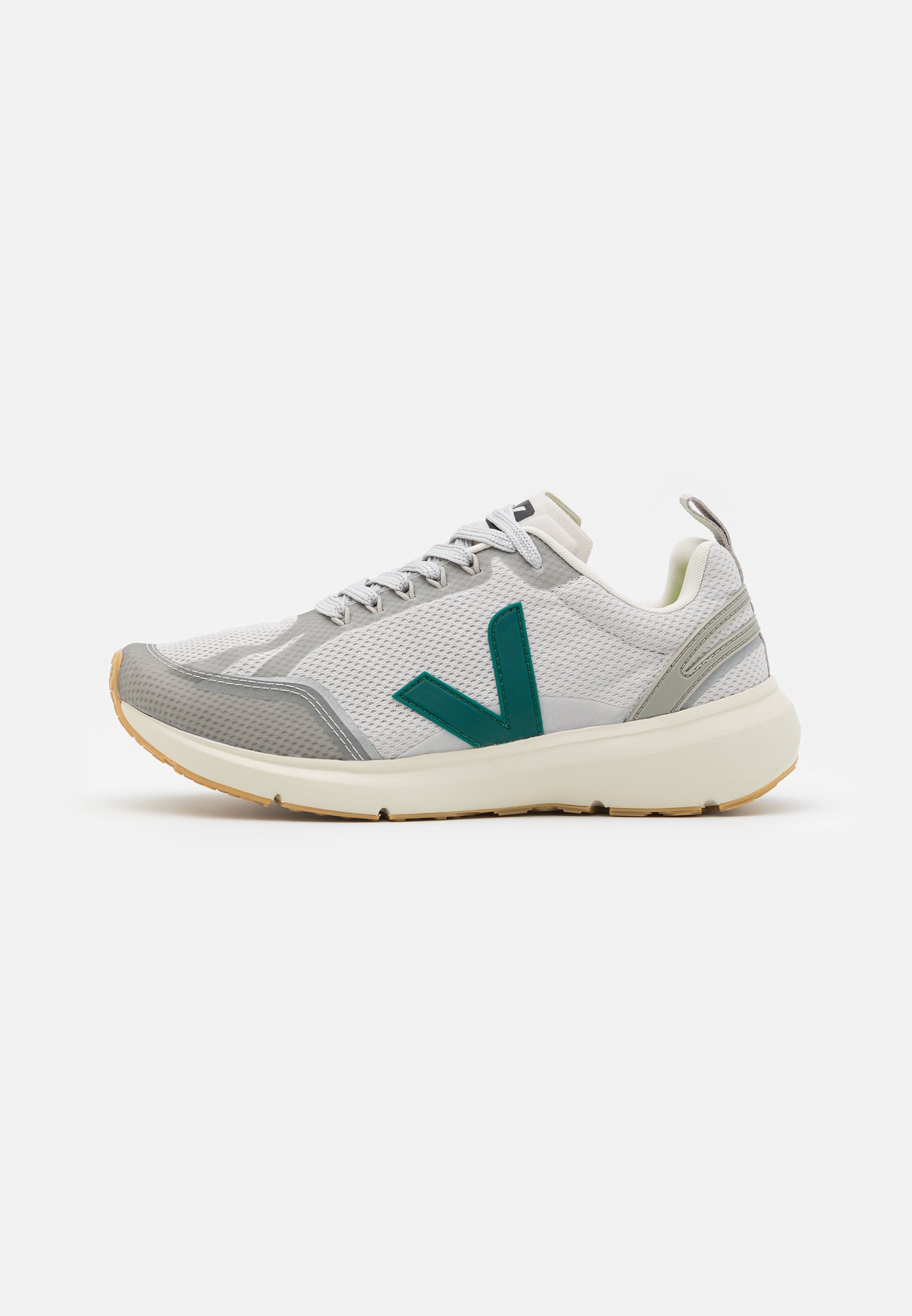 veja running trainers