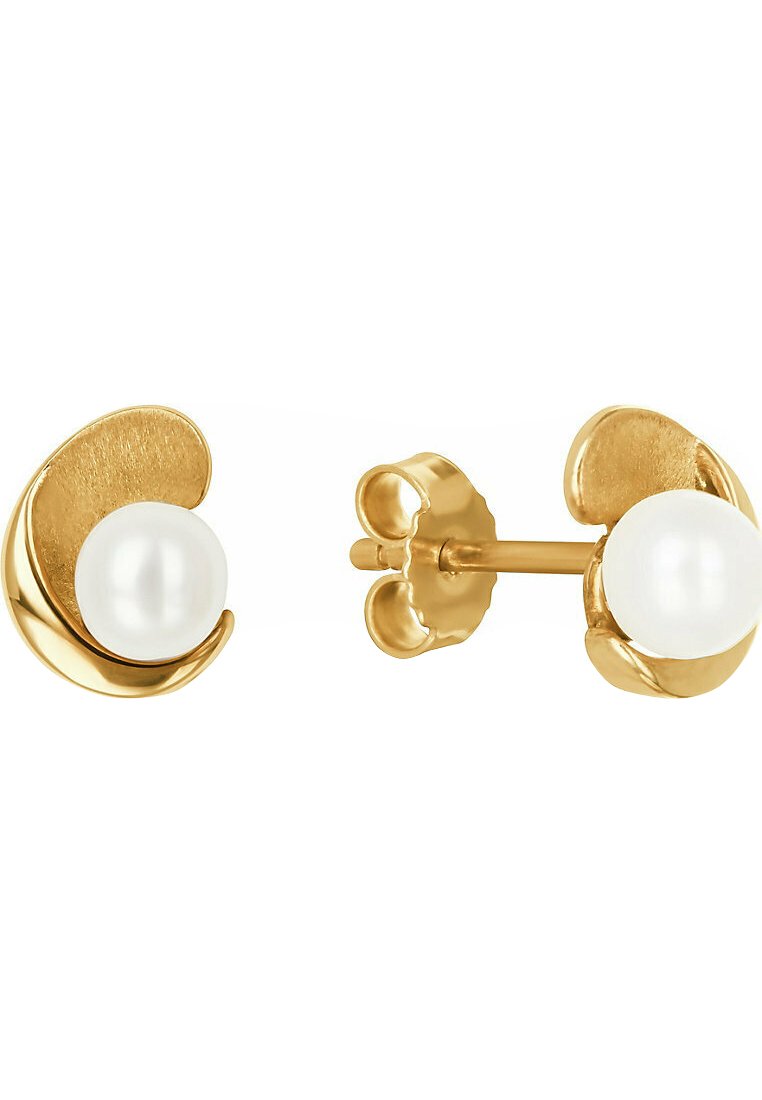 Orecchini a perno in tono oro con un design a spirale testurizzato, ciascuno adornato con una perla bianca rotonda e liscia al centro.