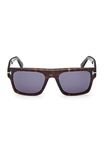 Rechteckige Sonnenbrille im Schildpatt-Stil mit dunkel getönten Gläsern und silbernen T-förmigen Akzenten an den Bügeln.