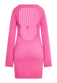 Abito a maglia rosa con maniche lunghe, caratterizzato da righe verticali, design con schiena scoperta e dettaglio con nodo in vita.