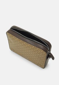 Michael Kors DUAL XBODY UNISEX - Skulderveske - husk