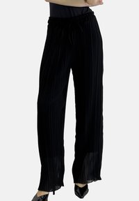 Unausgewählt, schwarz