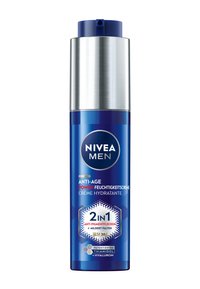 Blau-silberne zylindrische Feuchtigkeitscremeflasche mit Pumpaufsatz. Enthält Produktbranding und Text, der auf Anti-Aging- und hydratisierende Eigenschaften hinweist.