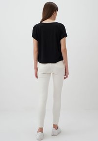 Jimmy Key V NECK SHORT SLEEVE - T-shirt basic - black-900