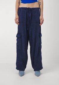 BDG Urban Outfitters CRINKLE PANT - Cargo hlače - navy blue
