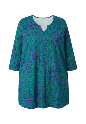 Tunika se tříčtvrtečními rukávy v zelené a modré barvě s abstraktními vzory, s kulatým výstřihem a měkkou texturou látky.