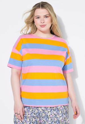Gestreept t-shirt met horizontale banden in roze, blauw en geel. Korte mouwen, ronde halslijn, gemaakt van zacht katoen.