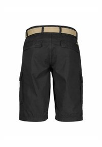 Schwarze Cargo-Shorts mit einem gewebten beigen Gürtel. Merkmale sind zwei Gesäßtaschen und Seitentaschen. Der Stoff ist leicht und strukturiert.