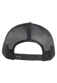 Sort mesh snapback cap med struktureret design, justerbar plastikrem og en rund top med ventilationshuller.