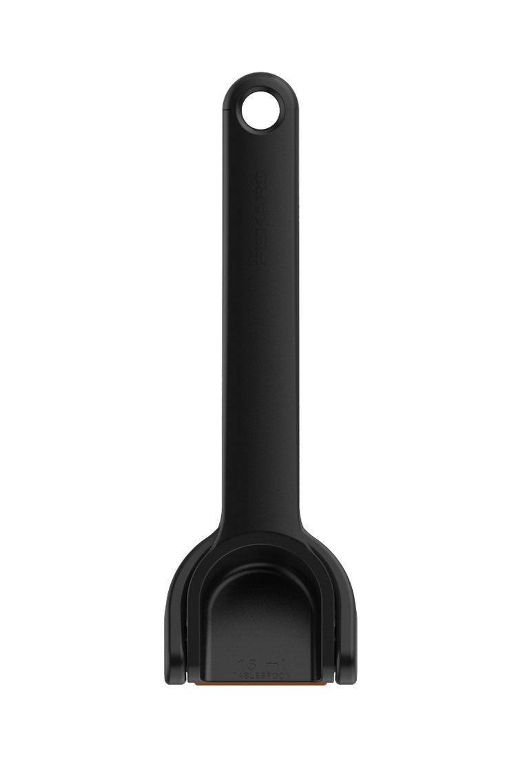 Schwarzer Messlöffel mit langem Griff und einer 1,5-Milliliter-Schaufel, von oben auf einem weißen Hintergrund betrachtet.