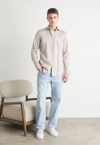 HUGO KASON - Overhemd - medium brown