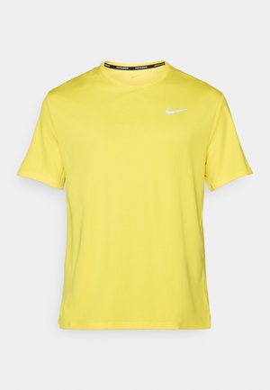 Nike Performance MILER - T-Shirt sport - lightening/reflective silver
