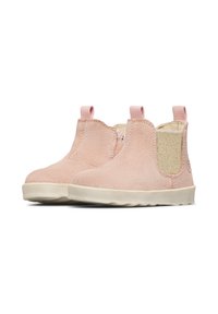 Stivali alla caviglia in suede rosa con pannelli laterali elastici, linguette per il tiro e suole in gomma testurizzata. Design semplice con una leggera palette di colori neutri.