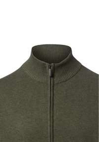 Groene trui met rits, hoge geribbelde kraag, gladde stoftextuur en een korte ritssluiting aan de voorkant voor verstelbare sluiting.