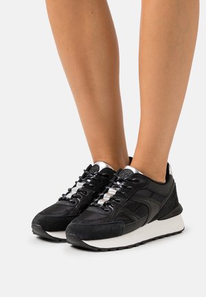 JUNA - Sneakers basse - black