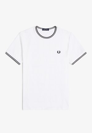 Wit T-shirt met korte mouwen en zwarte dubbele strepen op de kraag en manchetten, met een klein zwart lauwerkranslogo op de linkerborst.