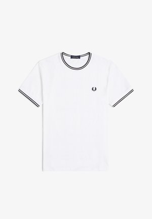 Wit T-shirt met korte mouwen en zwarte dubbele strepen op de kraag en manchetten, met een klein zwart lauwerkranslogo op de linkerborst.