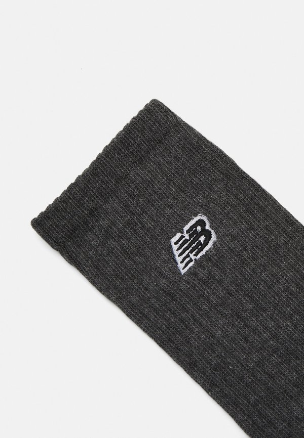 ESSENTIALS CUSHIONED CREW SOCKS PATCH LOGO 3 PACK - Socks3