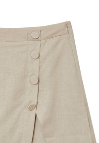Jupe en lin beige avec une fermeture éclair sur le côté, dotée de cinq grands boutons ronds et d'un design drapé, mettant en valeur une texture lisse et des lignes épurées.