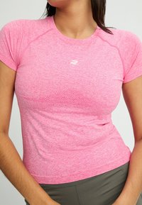 Röhnisch Camiseta estampada - carmine rose