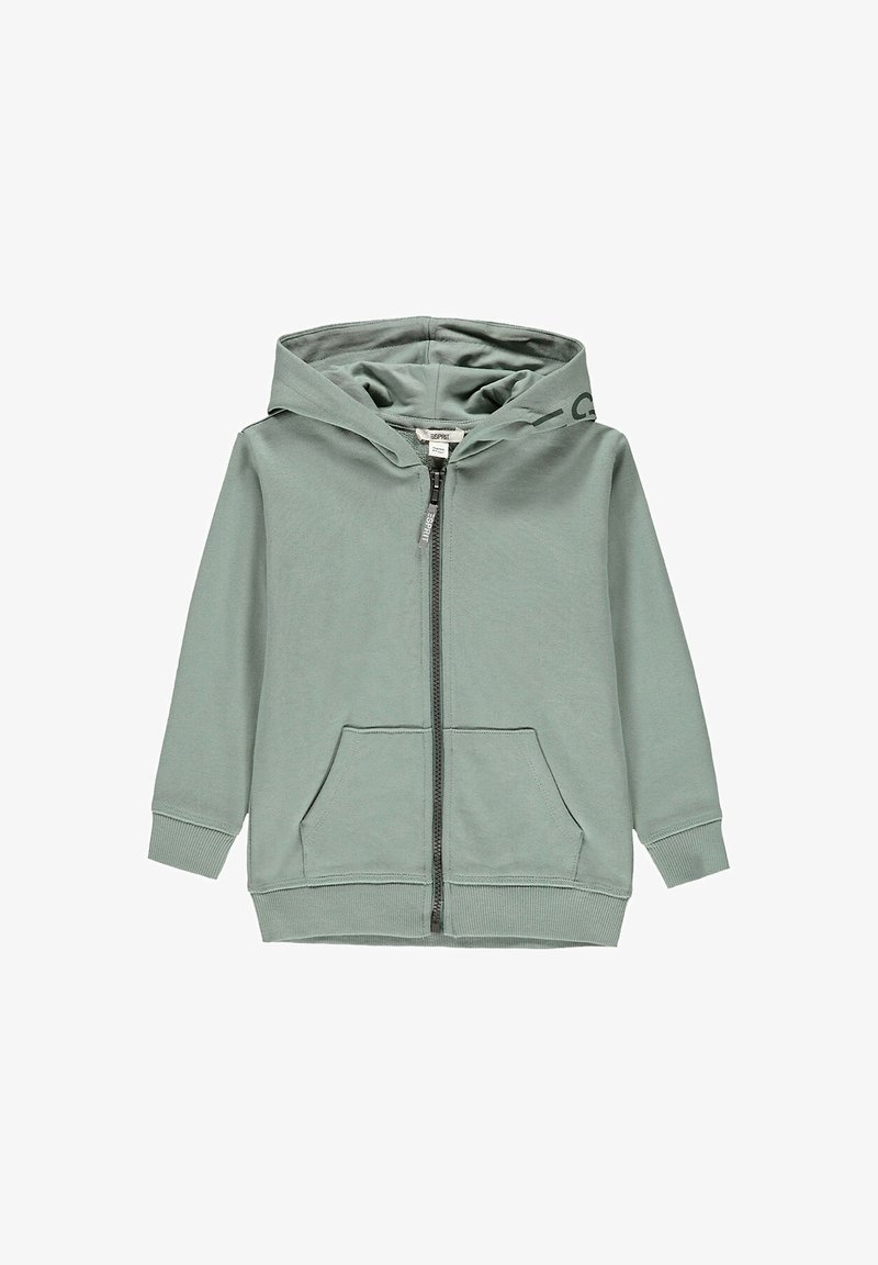 Zelená mikina na zip s kapucí na stahovací šňůrku, klokankovými kapsami, ribovanými manžetami a měkkou texturou. Plochý design bez viditelných vzorů nebo akcentů.