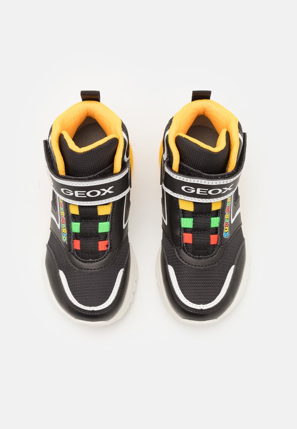 SUPER MARIO CIBERDRON BOY LIGHT UP – Stiefelette