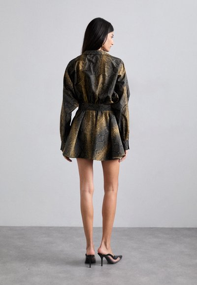 Norma Kamali SUPER OVERSIZED FLARED MINI DRESS - Koktailové šaty/večierkové šaty - brown