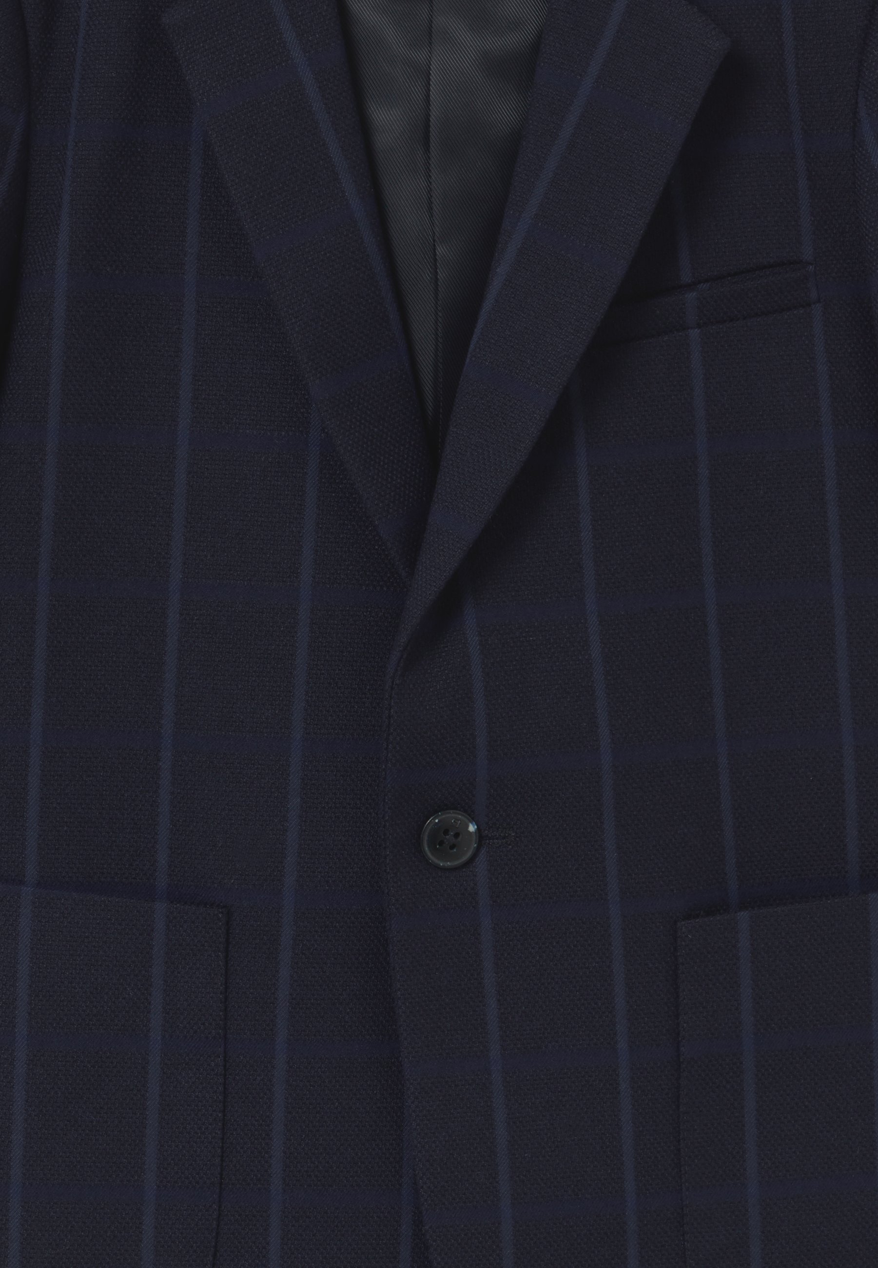 costume scotch and soda