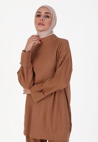 Modanisa SET - Trousers - camel