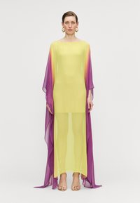 Oscar De La Renta Bow Button Sequinned Tweed Coat White MO Oscar De La Renta Bow Button Sequinned Tweed Coat White MO