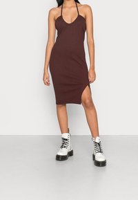 Missguided Stickad klänning - brown