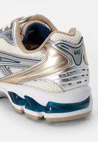 ASICS SportStyle GEL-KAYANO 14 UNISEX - Sportcipő - cream/pure silver