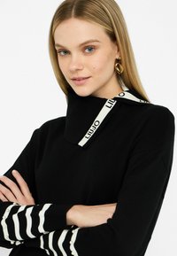 LIU JO BETTER - Maglione - black