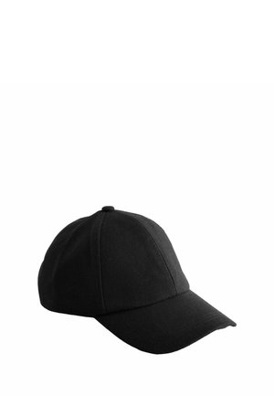 Gorra de béisbol negra con visera curvada y corona panelada, mostrada sobre un fondo blanco.