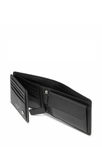 Portafoglio in pelle nera con numerosi scomparti per carte, un compartimento con zip e una finitura liscia e strutturata. Design aperto per un facile accesso.