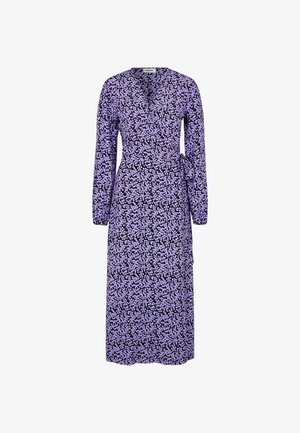 Robe portefeuille à manches longues avec motif floral violet sur fond noir, longueur midi et lien sur le côté à la taille.