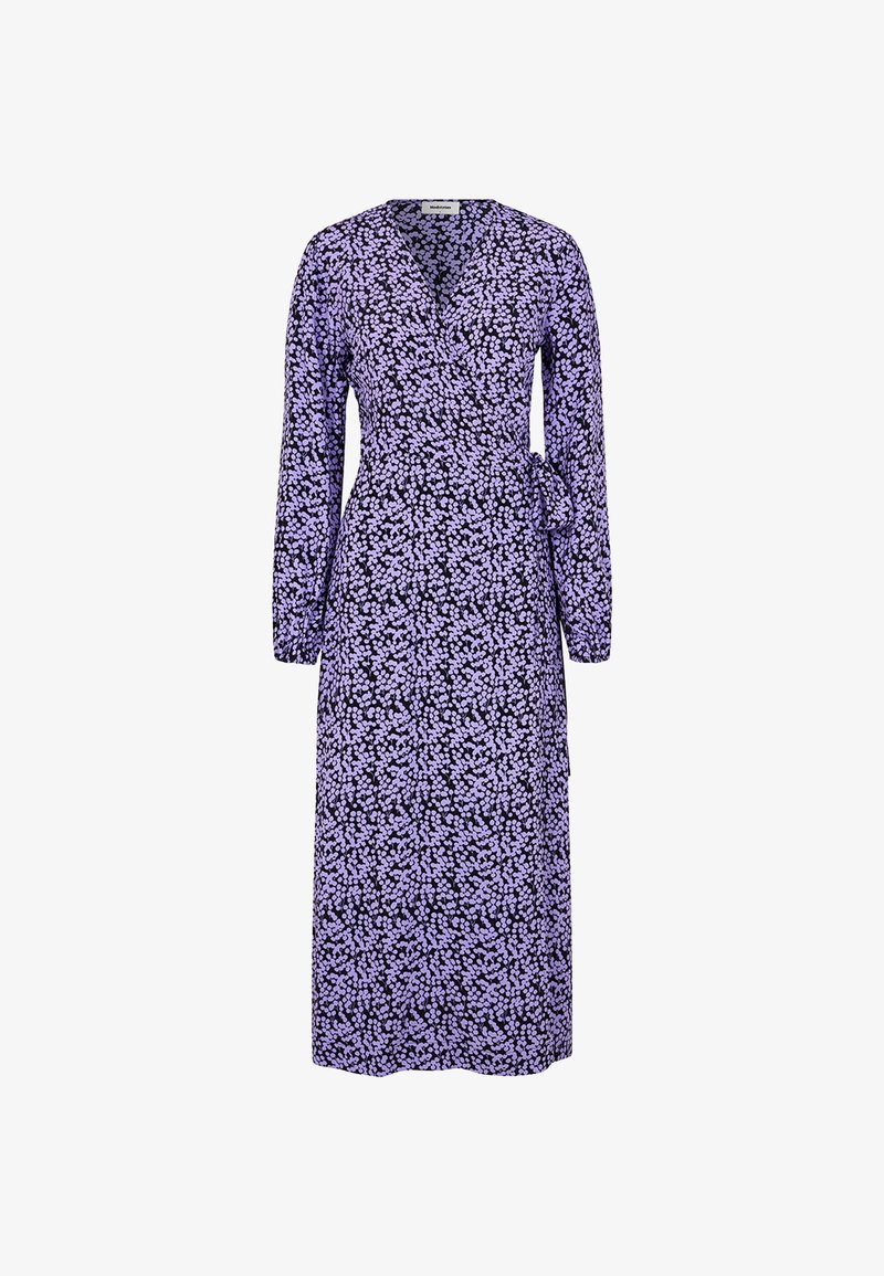 Robe portefeuille à manches longues avec motif floral violet sur fond noir, longueur midi et lien sur le côté à la taille.