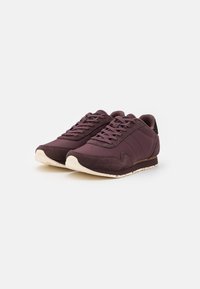 Woden Sneakers - dark purple