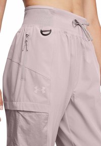Under Armour RUN - Pantalon de survêtement - tetra gray