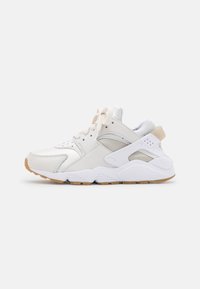 Nike Sportswear AIR HUARACHE - Sapatilhas - phantom/white/fossil/light brown/black