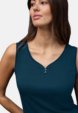 Granatowy top bez rękawów z dekoltem w kształcie litery V, z dwoma guzikami na dekolcie oraz gładkim, teksturowanym materiałem.