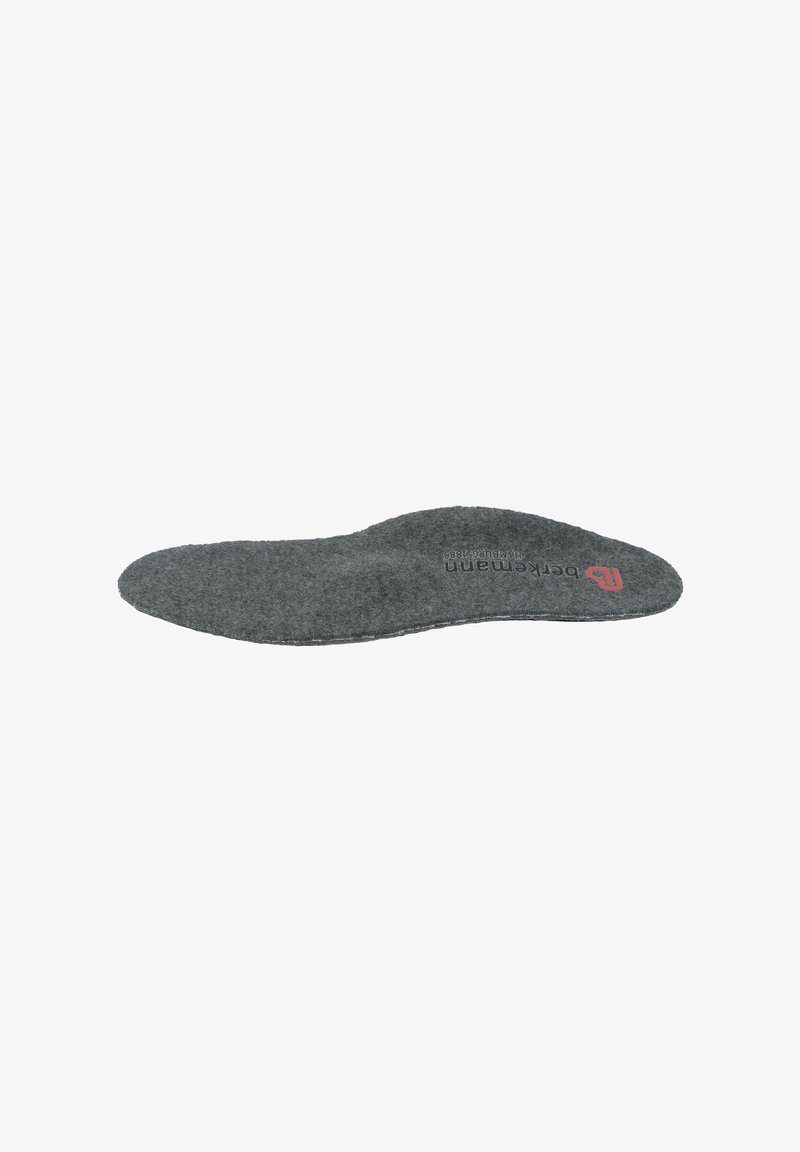 Gray felt insole with a contoured shape. It features slight texture and has a small logo printed in red near the edge.