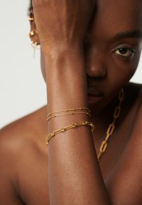 DOUBLE CHAIN BRACELET - Náramok - gold-colured