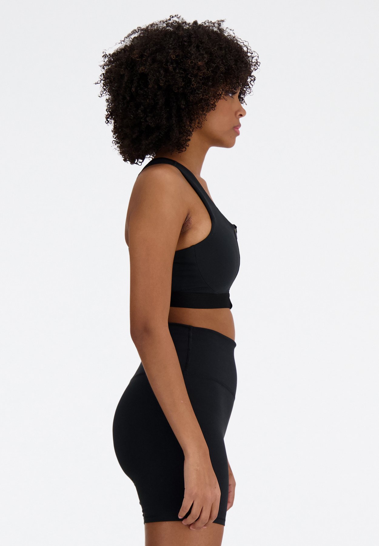 SLEEK POCKET ZIP FRONT